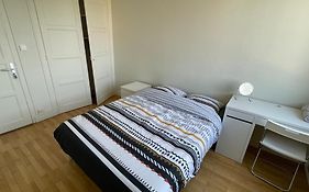 T4 3 Chambres Proche Grattes Ciel, Villeurbanne, Meuble
